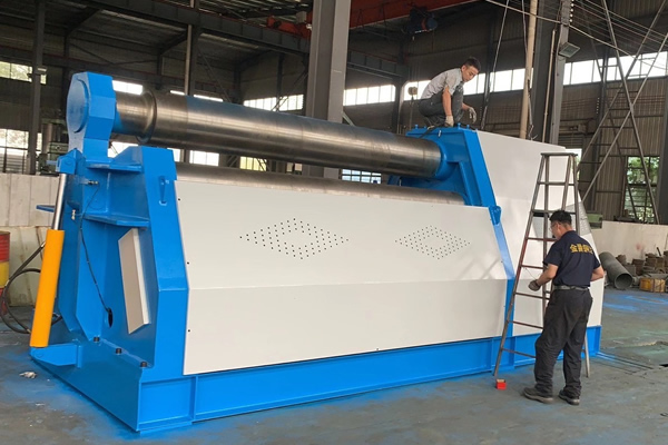 W12CNC-30X2000數(shù)控四輥卷板機(jī)